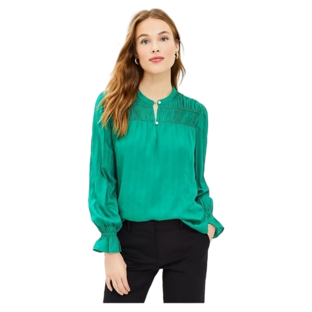 Loft Women's NWOT $65 Shirred Yoke Long Sleeve Green Blouse, Size Medium